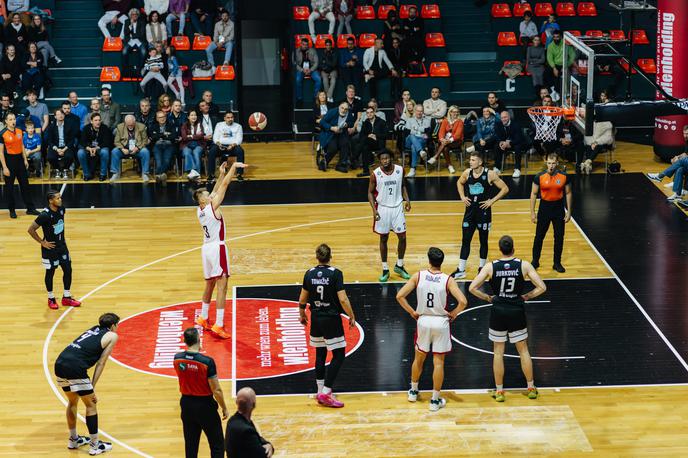 Dunaj : Ilirija, Gregor Glas | Ilirija je za točko izgubila proti Dunaju. | Foto ABA liga/Dunaj