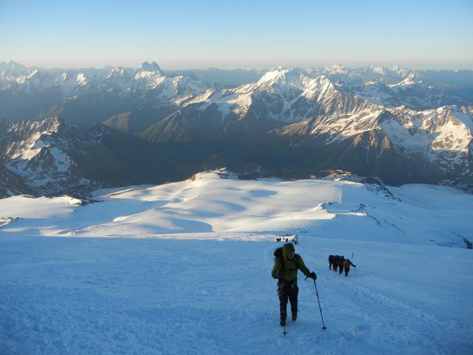 Najvišji vrh Rusije je Elbrus (5.642 metrov), ki je hkrati tudi navišja evropska gora.  | Foto: osebni arhiv zakoncev Drab
