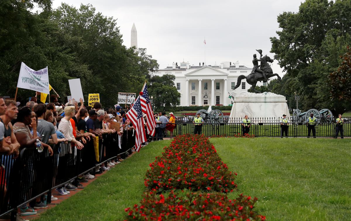 Bela hiša | Foto Reuters