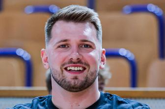 Zdaj se je javil še Luka Dončić in poskrbel za smeh! Kaj sporoča legendarnemu Američanu?