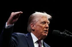 Vrhovno sodišče ZDA naj bi o zakonitosti Trumpovih carin odločilo do konca leta