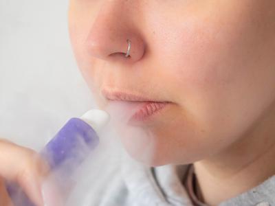 Po uporabi elektronskih cigaret mladoletni osebi potrebovali zdravniško pomoč