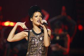 Rihanna gostja decembrske modne revije Victoria’s Secret