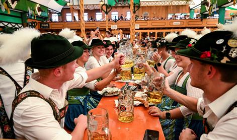 Bes zaradi cen na Oktoberfestu: to je nastanitev za 65 evrov na noč #video