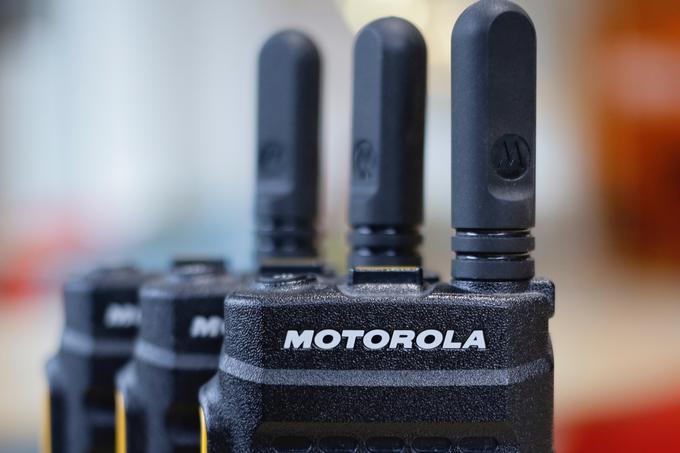 Seznam naprav, ki jih je izumila Motorola, je zajeten: naprave za radijske dvosmerne komunikacije, naprave walkie-talkie, pozivniki ... | Foto: Reuters