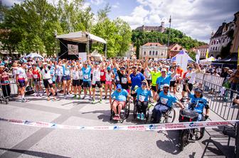 Teklo več kot 300 tisoč ljudi, zbrali 8,6 milijona evrov