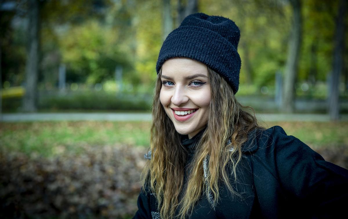 Maja Keuc | Maja Keuc opozarja na poplavo lažnih profilov z njenim imenom.  | Foto Ana Kovač