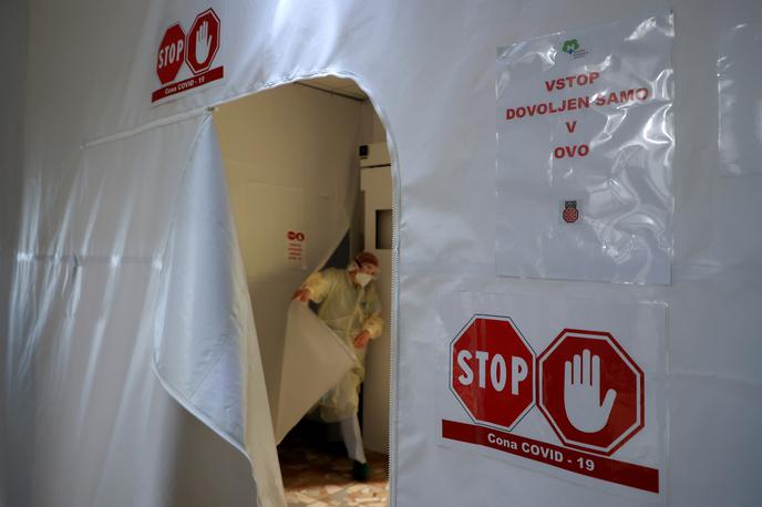 SB Jesenice covid |  Število okužb bi po napovedih IJS lahko začelo naraščati že v roku tedna dni. | Foto Reuters/Borut Živulović