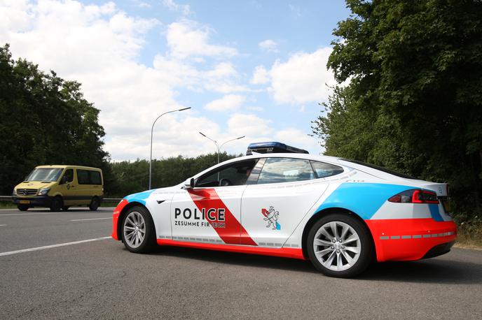 Luksemburg, policija | V Luksemburgu ocenjujejo, da bi virtualna policijska postaja lahko opravila 30 odstkov vsega, kar opravi tradicionalna policijska postaja, vendar nikogar ne bodo silili v njeno uporabo, če tega ne želi. | Foto Reuters