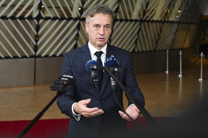 Robert Golob | Po mnenju premierja Roberta Goloba je tudi skrajni čas, da pristojne institucije EU pripravijo mnenje in nadaljnje ukrepe glede očitne izraelske kršitve določil Pridružitvenega sporazuma EU – Izrael, predvsem njegovega 2. člena, ki se nanaša na spoštovanje človekovih pravic in demokratičnih vrednot. | Foto Vlada Republike Slovenije