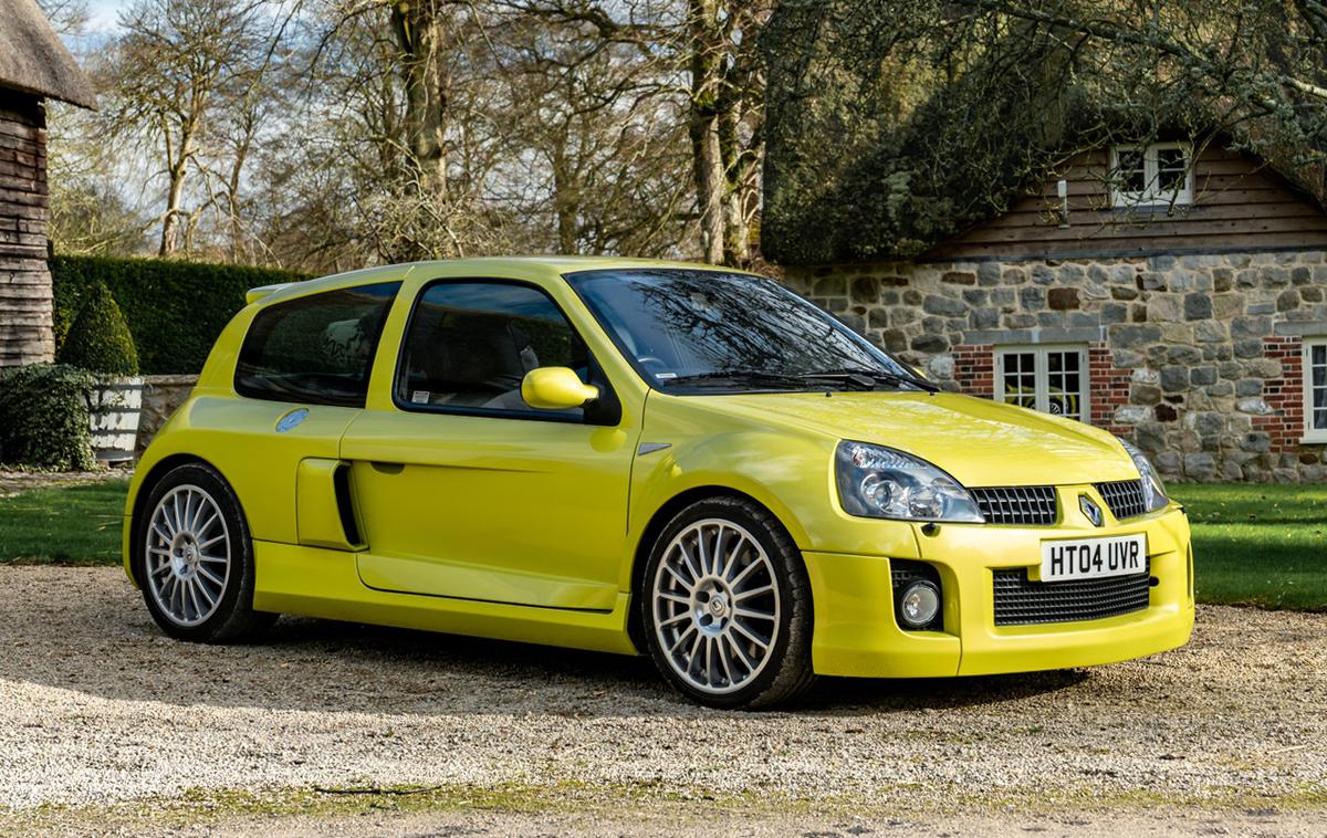 Renault clio V6 | Renault clio V6 z vrtoglavo ceno na dražbi v Veliki Britaniji. | Foto Collecting Cars