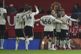 Katastrofa Uniteda, šov Salaha in beli robčki na Old Traffordu