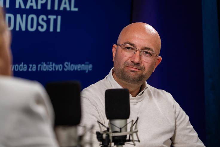 Slovenci imamo z naravo poseben odnos. Po Podjedovih besedah smo kot družba z njo še vedno močno povezani, ker živimo v razmeroma majhni, ne pretirano urbanizirani državi. Prav zato večina ljudi razume, da so reke pomemben del našega okolja in kakovosti življenja. | Foto: Luka Petrič