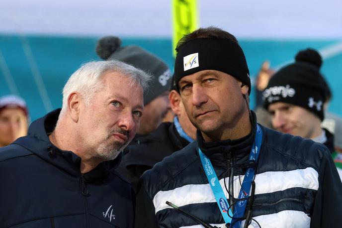 Christian Kathol Sandro Pertile | Christian Kathol (levo) se je iz osebnih razlogov poslovil z mesta kontrolorja opreme v smučarskih skokih. Na fotografiji v družbi Sandra Pertileja. | Foto Guliverimage