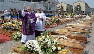 Italija se je z žalno mašo poslovila od žrtev potresa