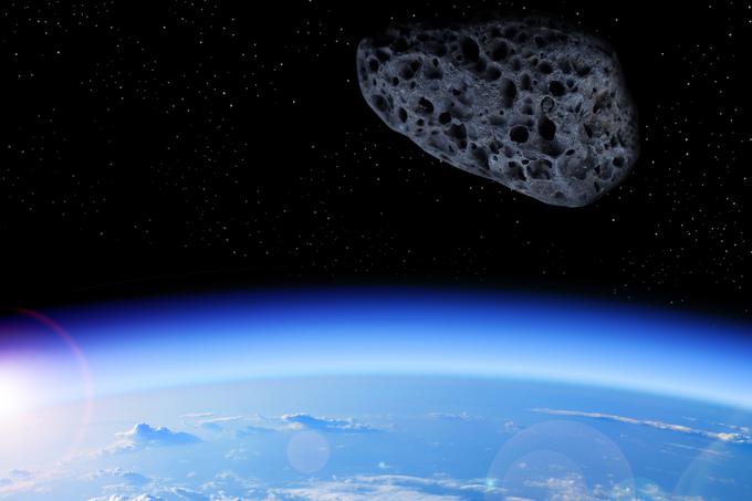 Zemljani bomo sapo naslednjič malce bolj zajeli 7. avgusta 2027, ko bo precej bližje, na razdalji manj kot 400 tisoč kilometrov, kar je ena Lunina oddaljenost od Zemlje, mimo letel asteroid 1999 AN10. Ta vesoljski kamen bo tudi precej večji od današnjega obiskovalca, saj po ocenah znanstvenikov počez meri od 800 pa do kar 1.800 metrov. | Foto: Thinkstock