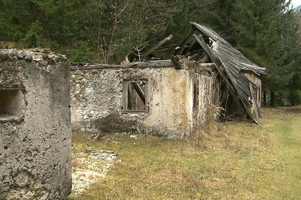 Bo nepremičninski posel v Trenti rešil Janeza Janšo?