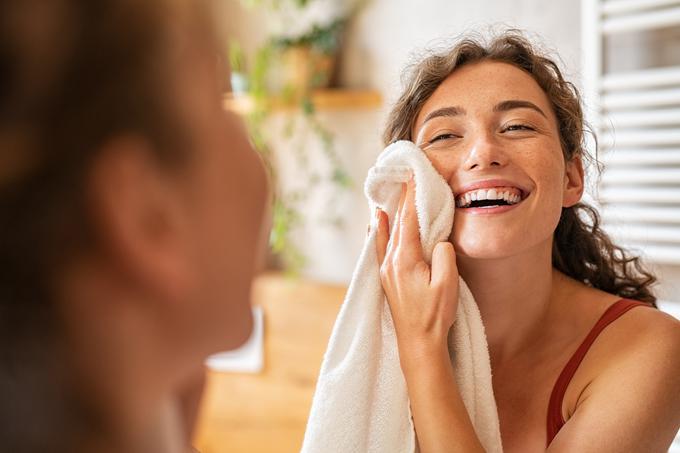 Čiščenje kože je ključ do lepše polti. | Foto: Shutterstock