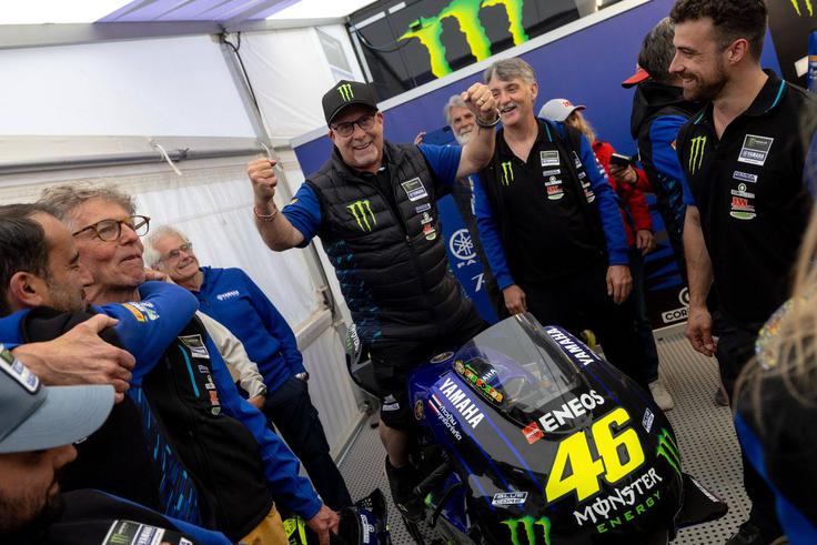 Hans Corvers je po nedeljski dirki sedel na Rossijevo Yamaho. | Foto: Yamaha Racing