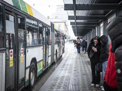 Zaradi del od srede spremembe v javnem prometu, od četrtka višje globe