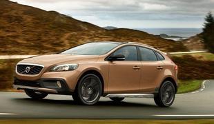 Volvo s "terenskim" V40 v boj z BMW-jem X1
