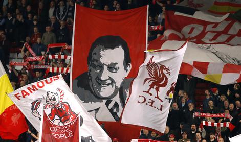 Več tisoč Slovencev na Anfieldu spravilo v zadrego navijače Liverpoola