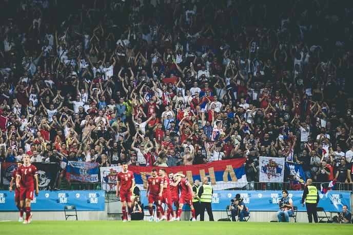 Slovenija Srbija | Srbski nogometaši so imeli v Stožicah glasno in številčno podporo. | Foto Grega Valančič/Sportida