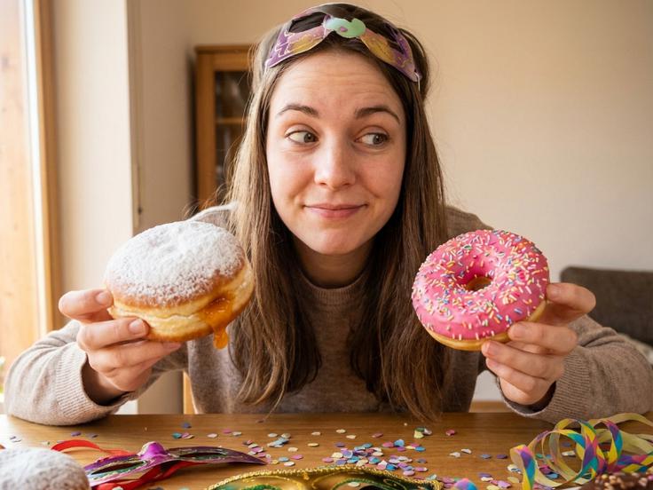 Sladka pustna dilema: donut ali krof? | Foto: SPAR