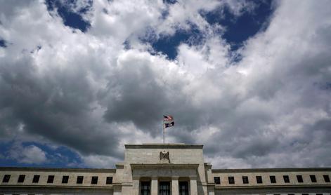 Fed ključno obrestno mero dvignil za 0,5 odstotne točke