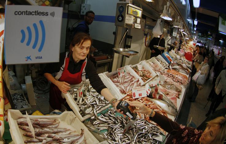 Brezstično plačevanje je pospešilo in olajšalo plačevanje s karticami - kaj bo naslednja tovrstna uspešnica?  | Foto: Reuters