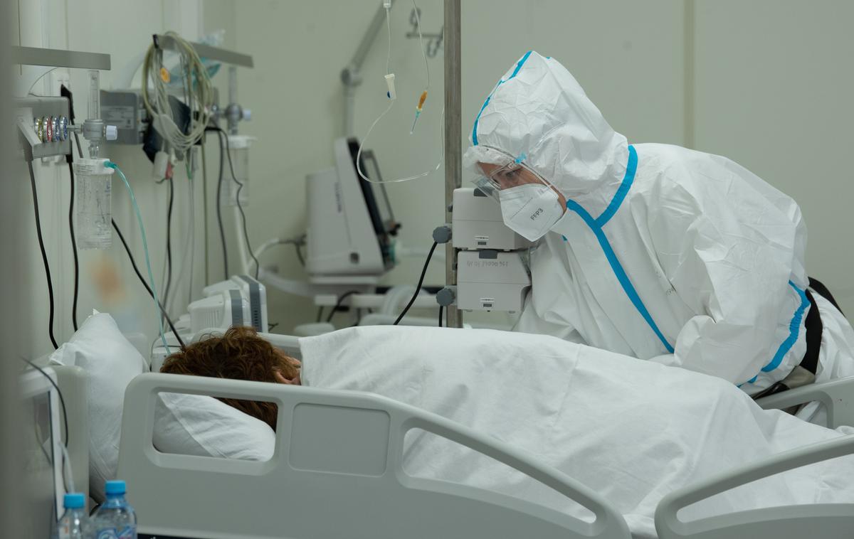 moskva | Žarišče izbruha je v prestolnici Moskvi, kjer so v zadnjih 24 urah potrdili skoraj 8.600 okužb. Umrlo pa je še 92 covidnih bolnikov, kar je največ od začetka pandemije te bolezni. | Foto Reuters