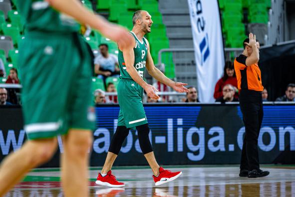 Crvena zvezda na kolenih: košarkarji Olimpije preprosto niso smeli razočarati junakov