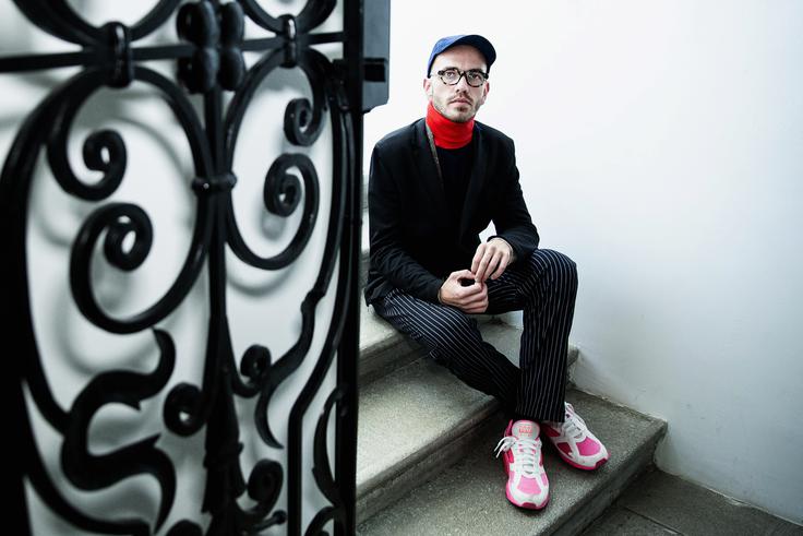 Po končanem sodelovanju z znamko McQueen je zdaj začel delati za multinacionalno francosko podjetje LVMH. | Foto: Ana Kovač