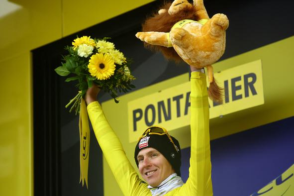 Tadej Pogačar še utrdil vodstvo, Roglič prehitel Vingegaarda