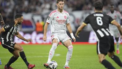 Tri moštva ob bok PSG, ki je izgubil derbi v Marseillu