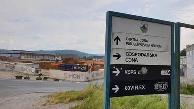 V Grosuplje prihaja še več vlačilcev, preozki nadvoz bodo zamenjali #video