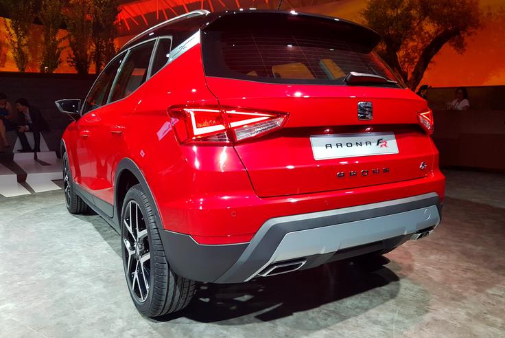 Seat arona Arona s podobo, ki jo je mogoče z različnimi barvnimi kombinacijami tudi krojiti v smeri modne unikatnosti, značilne za ta razred, ne skriva, da je njeno ključno življenjsko okolje mesto. | Foto: Jure Gregorčič