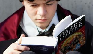 Šolska knjižnica umaknila knjige o Harryju Potterju, ker so v njih uroki
