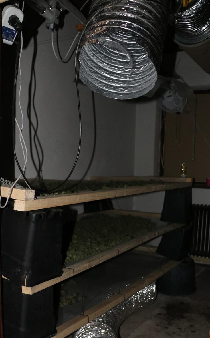Med preiskavo so ugotovili, da so osumljeni tudi tatvine električne energije. | Foto: PU Novo mesto