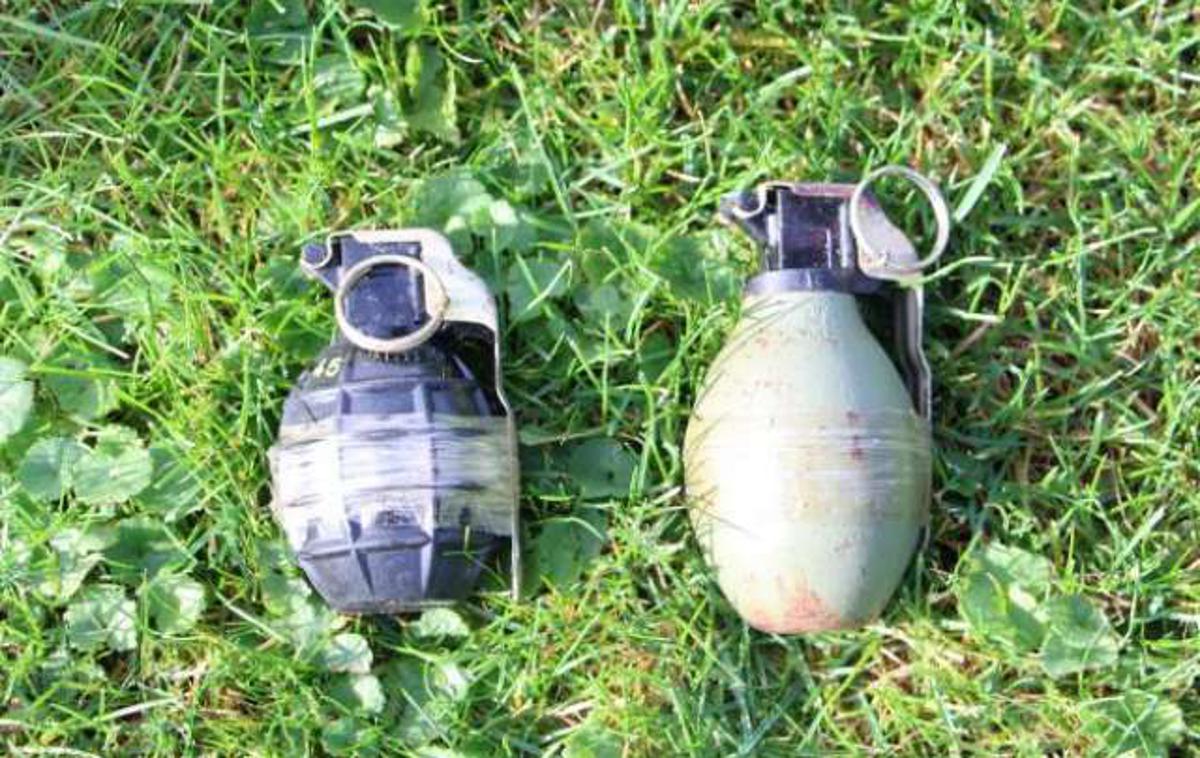 Ptuj | Eksplozivna sredstva so prevzeli bombni tehniki specialne enote. | Foto PU Maribor