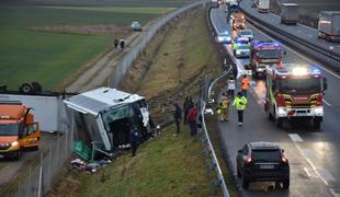 Nesreča na pomurski avtocesti: policisti ovadili romunskega voznika avtobusa