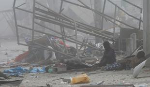 V dveh bombnih napadih ubitih sto ljudi, tristo je ranjenih