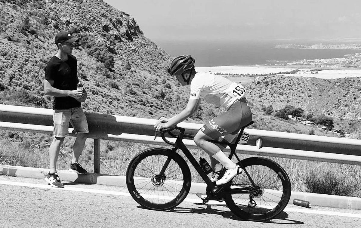 Juan Pujalte Martinez | 18-letni španski kolesar Juan Pujalte Martinez je umrl za posledicami padca na treningu. | Foto X/Federación de Ciclismo de la Región de Murcia