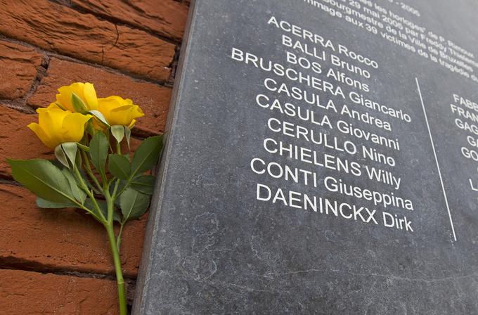 Pred objektom, ki je po prenovi dobil novo ime, zdaj je to stadion Kralja Baudouina, stoji spominska plošča z imeni in priimki vseh žrtev. | Foto: Reuters