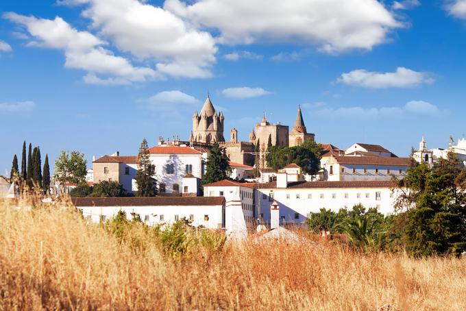 Mesto Évora na Portugalskem je pod zaščito organizacije UNESCO. | Foto: Shutterstock