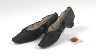 Čevlje cesarice Sissi prodali za več kot 21 tisoč evrov