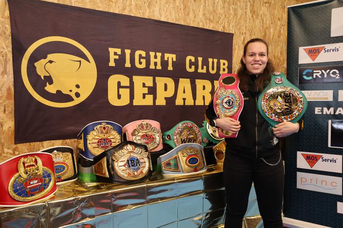 Ema Kozin je svetovna prvakinja prestižne boksarske organizacije WBC. | Foto: www.alesfevzer.com