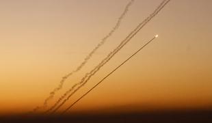Izraelska prestolnica tarča obsežnih raketnih napadov #video