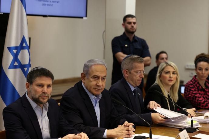 Benjamin Netanjahu | Eisenkot je še dejal, da je Netanjahu odgovoren, ker 7. oktobra lani ob napadu Hamasa ni zaščitil svoje države. Zavzel se je za čimprejšnje volitve, saj, kot je pojasnil, sedanjemu vodstvu ne zaupa. | Foto Reuters