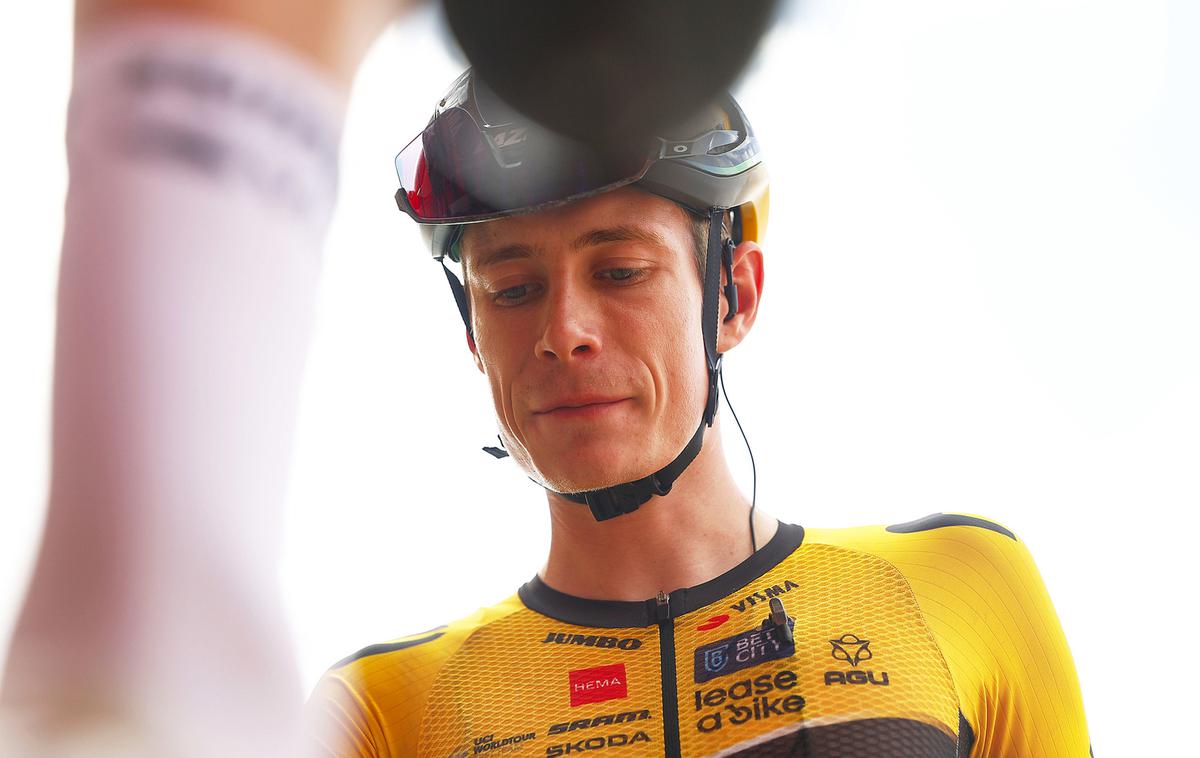 Jonas Vingegaard | Hudo poškodovanega Jonasa Vingegaarda bi lahko v kratkem z medicinskim letalom prepeljali na Dansko.  | Foto Unipublic/Sprint Cycling Agency